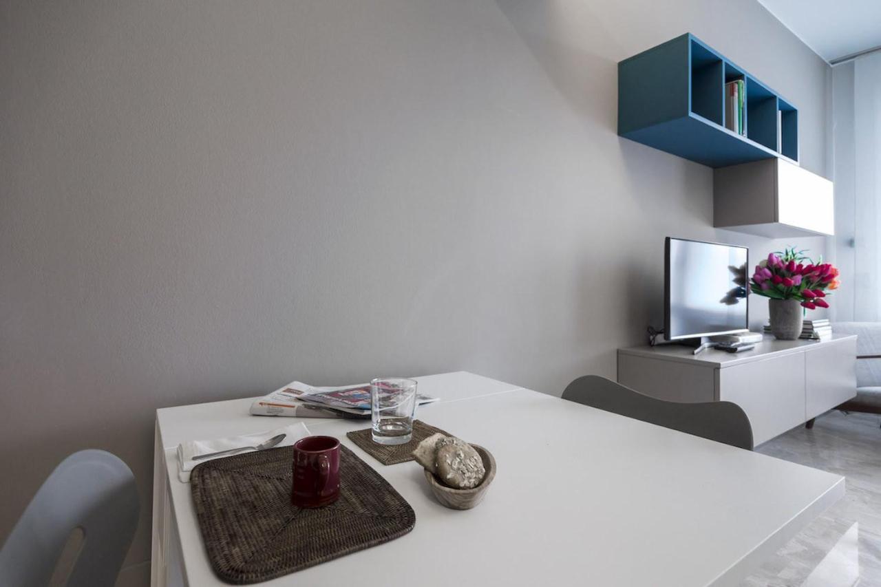 Contempora - Elvezia 8 - E14 * Milano